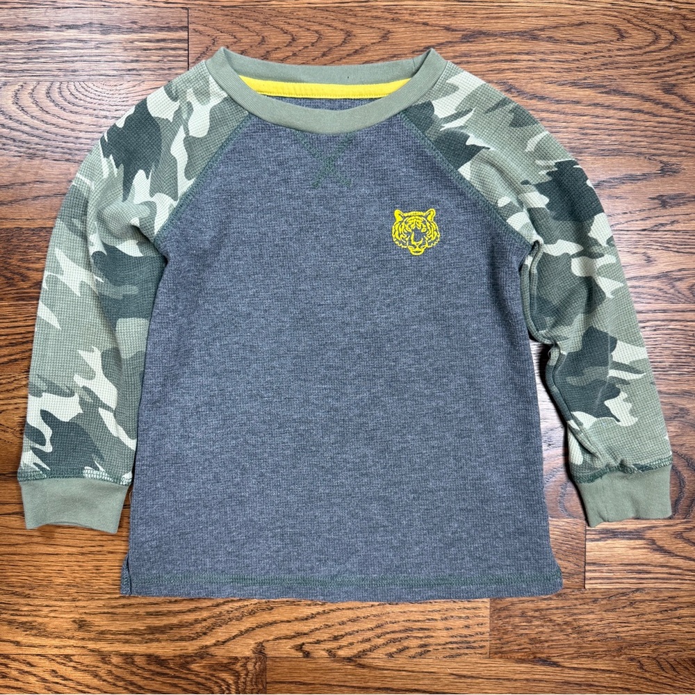Epic Threads Gray and Green Camo Long Sleeve Graphic Thermal T-Shirt Size 5